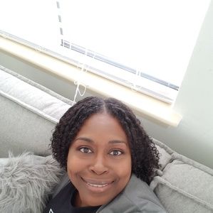 Meet your Posher, Azora